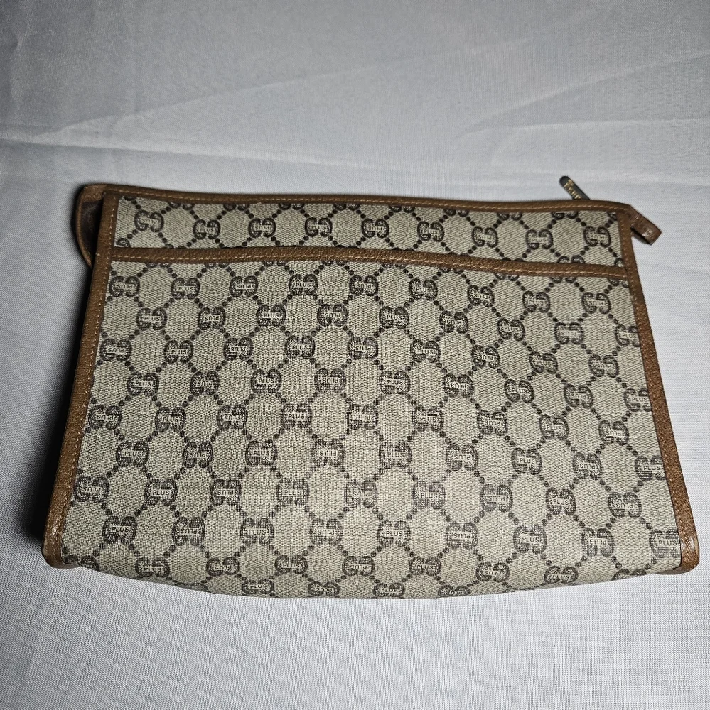 SOLD Gucci Interlocking GG Pouch/Clutch/Cosmetic Bag - Picture 10 of 16
